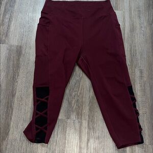 POP Fit Maroon Leggings‎ with Black Label